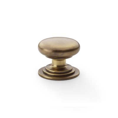 AW825 Waltz Cabinet Knob